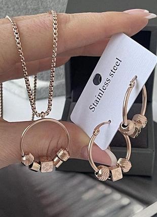 Комплект серьги и подвеска с кубиками lv из медицинского золота stainless steel, позолоченный