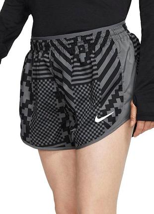 Бігові жіночі шорти nike running