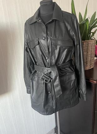 Стильная куртка-рубашка из экокожи divided от h&m (размер l) с поясом