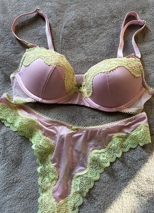 Комплект жіночої білизни victoria’s secret рожевий з салатовим мереживом 32b/s