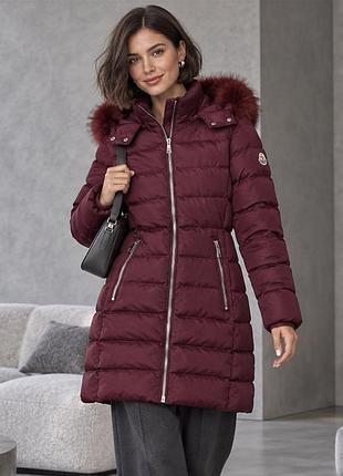 Нове бордове пальто з капюшоном moncler