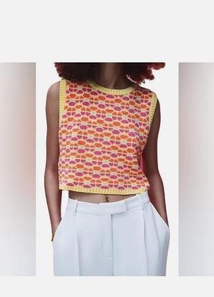 Укороченный вязаный жилет zara (zara floral jacquard knit vest) с ретро-визерунком в стиле 70-х годов