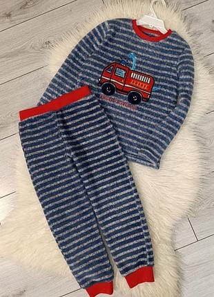 Костюм велюровый, домашний на 6-7 лет