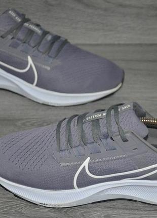 Розмір 44 довжина устілки 28 см. стан на фото. фірма nike air zoom pegasus 38.
