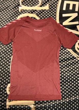 Жіноче hummel ❤️
• розмір: m
• стан: дуже хороший
• колір: бордовий
• зручне та легке, підійде для спорту або повсякденного образу