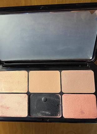 Уценка!!!! палетка kiko milano irresistible total look face powder palette 01 light-medium 15 г