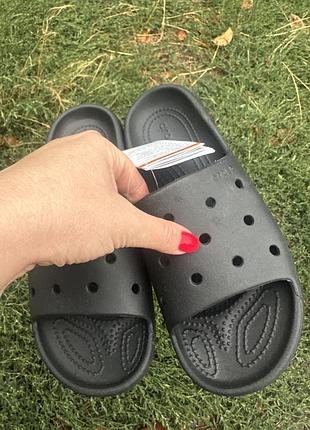 Шльопанці жіночі crocs чорні
