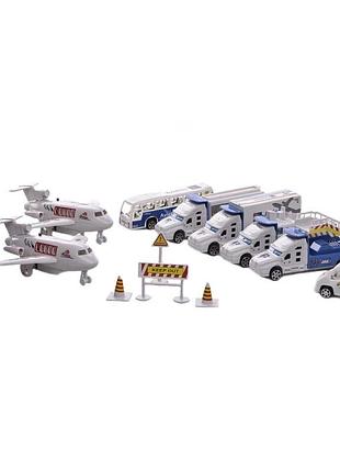Игровой набор аэропорт с грузовиками, самолетом и фигурками im383
