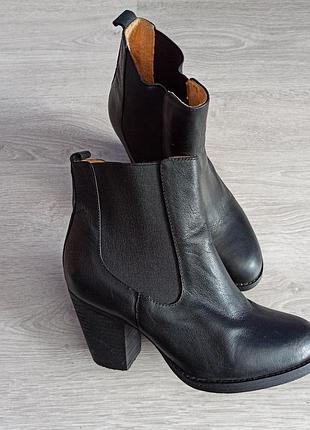 Кожаные челси buffalo london 36р
