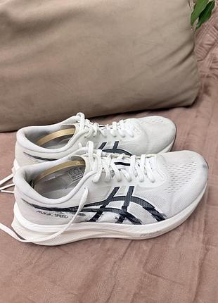 Кросівки чоловічі asics оригінал стан ідеальний дуже зручні розмір 42 26,5 см