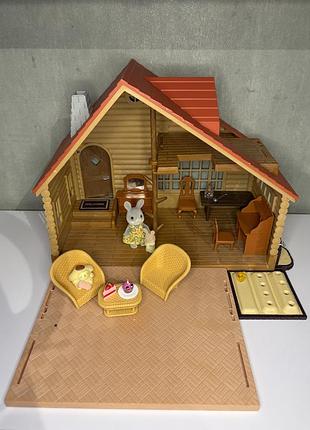 Ігровий набір sylvanian families «затишний будиночок у лісі» з меблями та фігурками