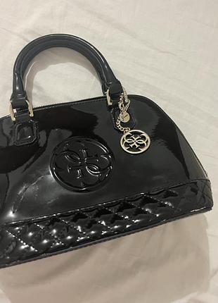 Сумка жіноча guess чорна лакована