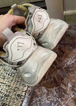 Кросівки жіночі adidas сірі 39 (25 см)