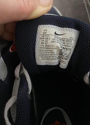 Кросівки nike сірі з помаранчевим 6