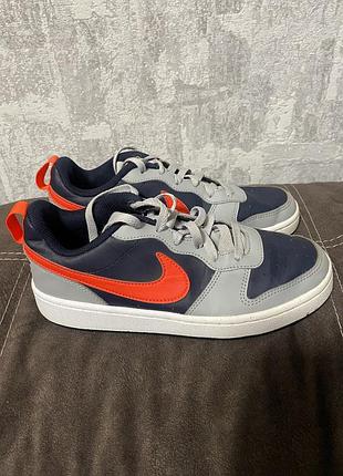 Кросівки nike сірі з помаранчевим