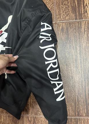 Бомбер nike air jordan р-9/10 років 2