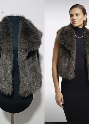River island studios стильный укороченный жилет из искусственного меха ,m