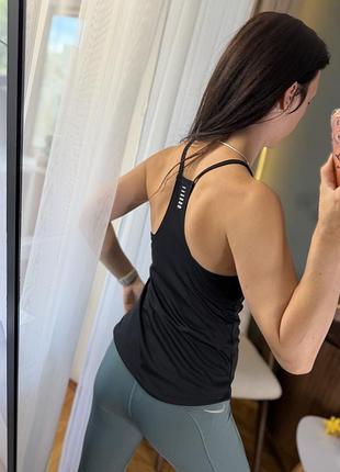 Чорна спортивна маєчка under armour 5
