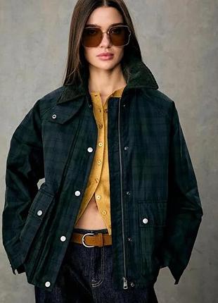 Стильна вощена куртка парка в клітинку stradivarius waxed check parka (в стилі barbour)
