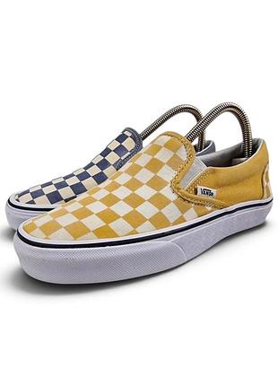 Классические слипоны vans с характерным шахматным узором