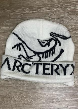 Шапка arcteryx біла