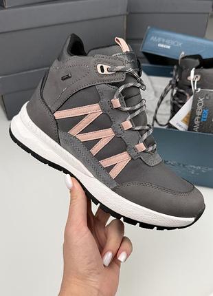 Отличные спортивные ботинки geox braies