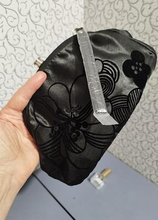 Чорна косметичка. 8