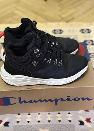 Кросівки / черевики champion