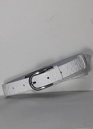 Ремень 02.051.099 белый (112 x 2,5 см) с мягкой гладкой кожей; черная пряжка, цветочный узор