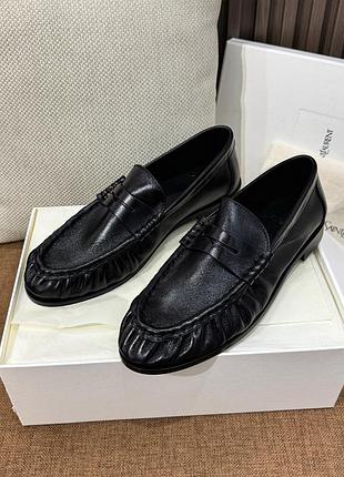 Жіночі чорні шкіряні лофери ysl saint laurent le loafer з тисненим логотипом ysl 38