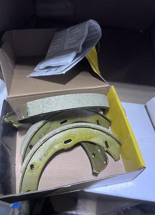 Колодки ручника w639 bremsi