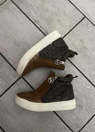 Чоботи для дівчаток michael kors 3