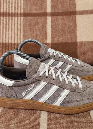 Женские кроссовки adidas spezial