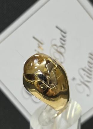 Золота каблучка versace 2