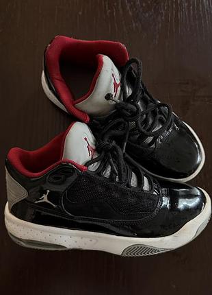 Кросівки nike jordan,max aura 2