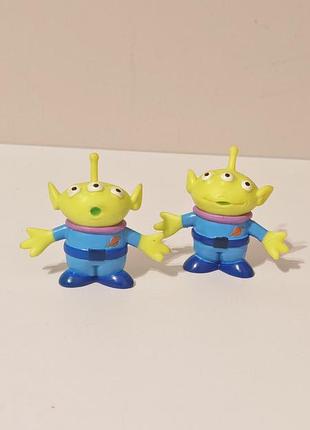 Фигурка зеленого инопланетянина (little green men / alien) из анимационного фильма disney/pixar "история игрушек".лот из двух