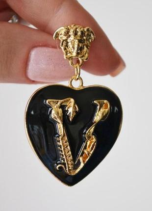 Эффектные серьги медуза, буква v 9