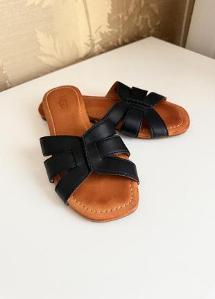 Кожаные шлепки ugg