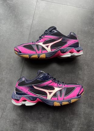 Кросівки жіночі mizuno wave bolt 6