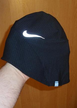 Чорна спортивна шапка nike thermo reflective run black original asics run miler бігова