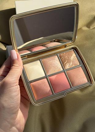 Палетки для макіяжу від hourglass ambient lighting edit - unlocked