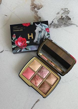 Палетка hourglass кінь