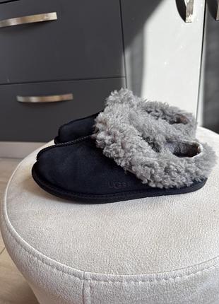Дуже класні капці від ugg! розмір 35