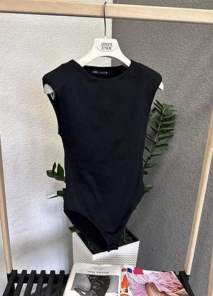 Боди zara с подплечниками новое