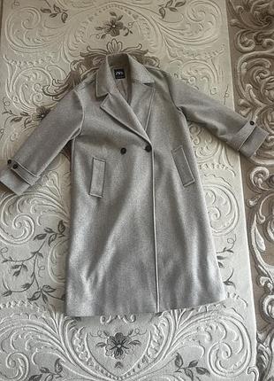 Сучасне жіноче пальто від zara розмір м