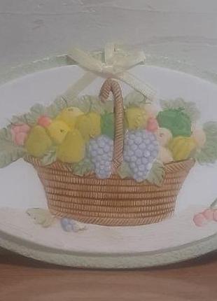 Винтажная настенная панно-плакетка корзины с фруктами, барельеф, европа
