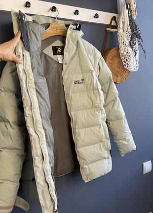 Жіночий пуховик jack wolfskin