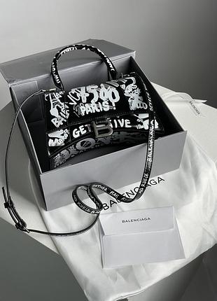 Сумка hourglass small handbag graffiti in black