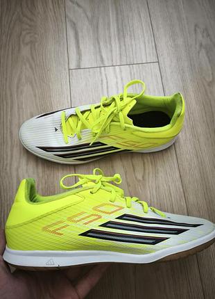 Кросівки чоловічі adidas f50 league з технологією sprintgrid біло-салатові