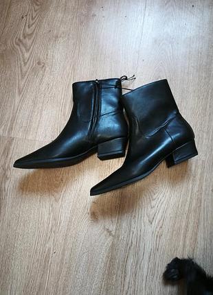 Ботинки (казаки) женские primark 38 р